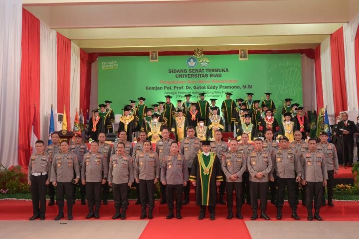 Sah! Wakapolri Gatot Resmi Jadi Guru Besar Unri